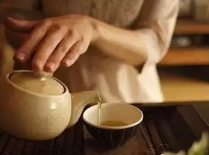 喝茶的规矩与礼仪（知识科普喝茶的10大礼仪）