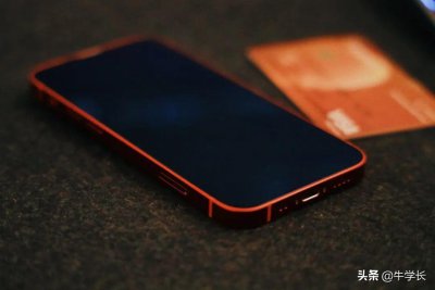 ​苹果手机黑屏有声音不亮屏是什么原因（苹果手机黑屏有声音不亮屏怎么回事）