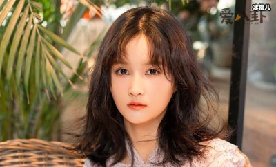 ​李诺出道经历起底，影片中拉二胡是真拉还是假拉？