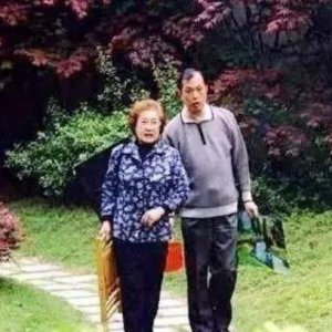 ​秦怡的丈夫，秦怡老公陈天国图片(秦怡和陈天国的女儿)