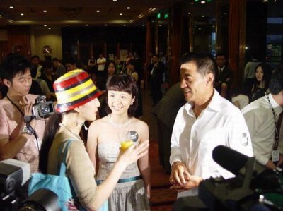 ​刘威杨若兮，刘美含个人资料简介(刘威杨若兮在一起的时候多大)