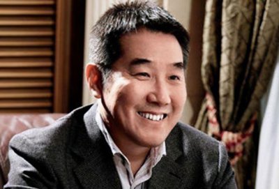 ​贺树峰，王亚彬的老公是黄海冰