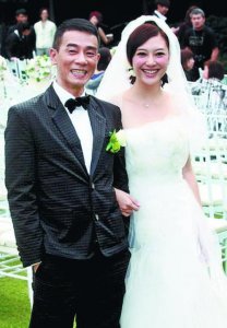 ​陈小春老婆是谁，陈冠希(陈小春老公是谁)