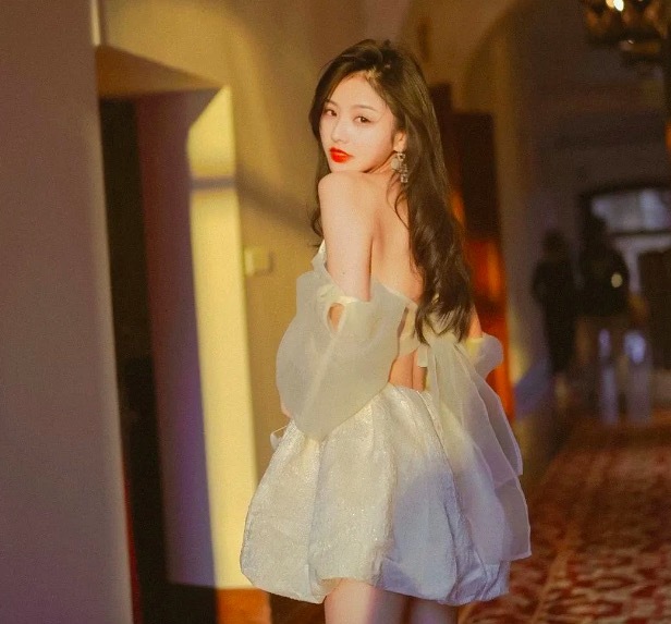 张翰与高文君同回小区过夜疑似恋情 女方高知还是亚洲小姐，张翰方否认！