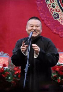 ​岳云鹏个人资料，郭麒麟节目偶遇曹(曹云金采访岳云鹏)