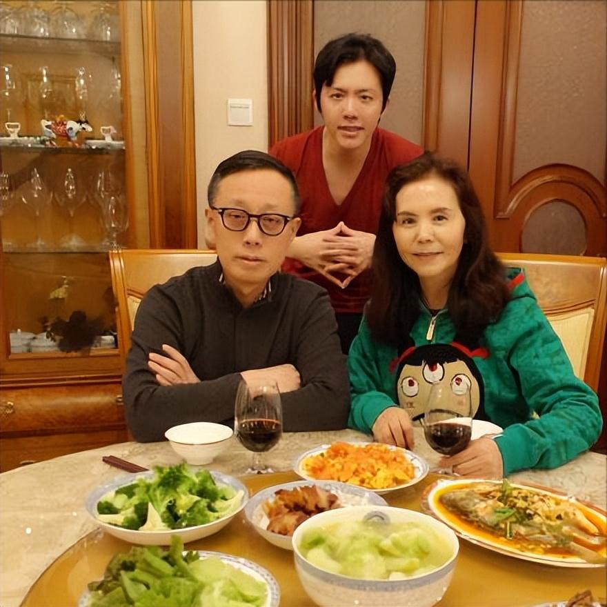 李云迪现状如何（消失11月国外事业不受影响）