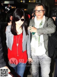 ​王伟忠老婆，王伟忠靠妻子发家