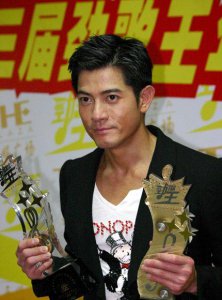 ​郭富城实际身高，郭富城真实身高(郭富城身高到底是多少)