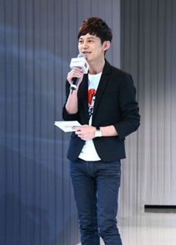 何炅的身高，刘德华亲口承认的身高(何炅个人身高)
