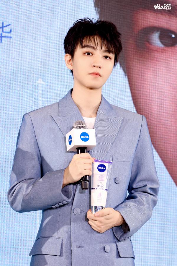 内娱男明星颜值top（中国颜值最高十大男星）
