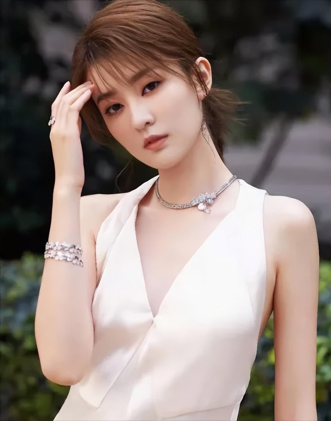杨洋乔欣到底真的假的（明星杨洋和乔欣秒分手原因）