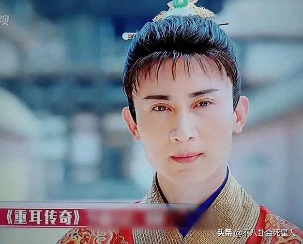 郑靓歆是男的还是女的  没长相没演技说的是她吗 