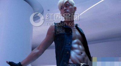 ​明星有哪些是肌肉男周杰伦的腹肌怎么练的