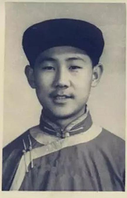 腾格尔个人资料写真作品