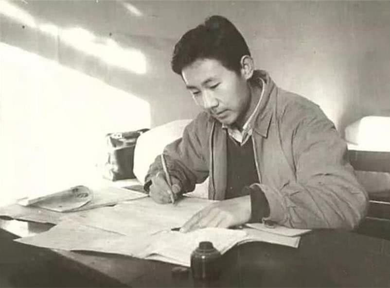 腾格尔个人资料写真作品