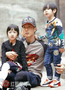 ​吴尊儿子中文名字叫什么爸爸去哪儿max敞开心扉