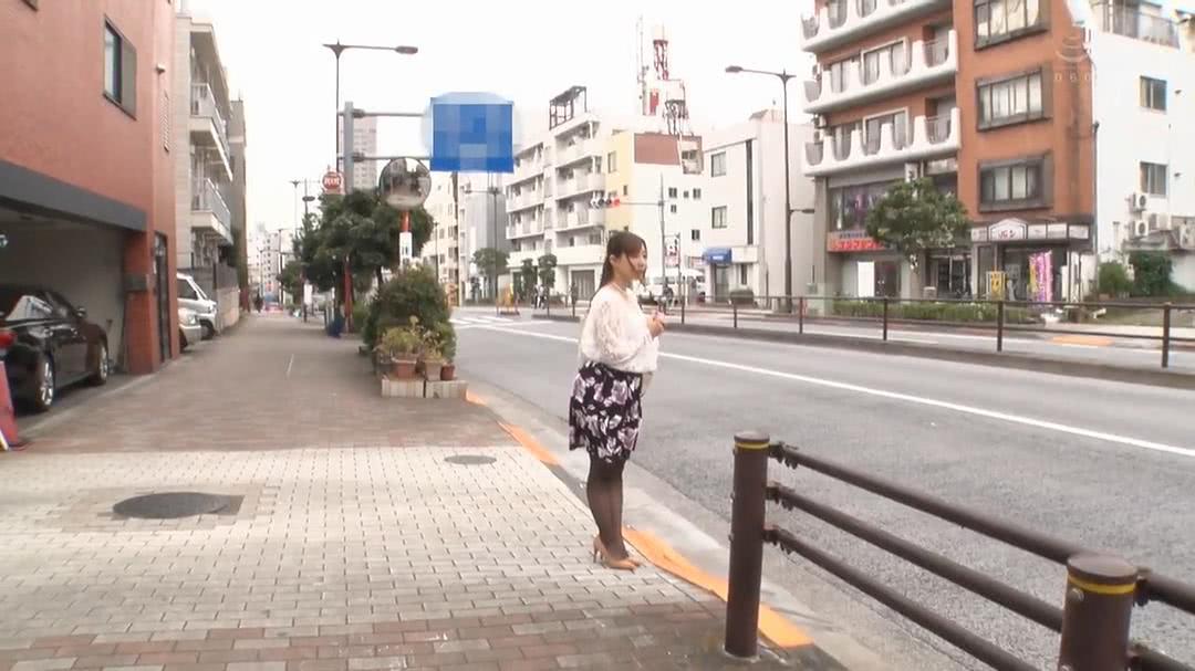 成宮彩叶个人资料写真作品