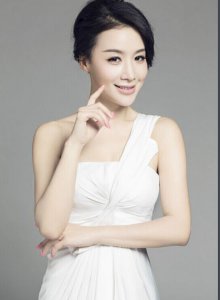 ​姚芊羽是贾乃亮的姐姐吗？姚芊羽现实中老公照片　本文共（873字）