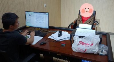 ​全用劣质酒精加水勾兑！长沙警方捣毁一花露水造假窝点
