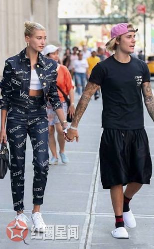 比伯海莉鲍德温订婚 支持者变身未婚妻故事未完待续