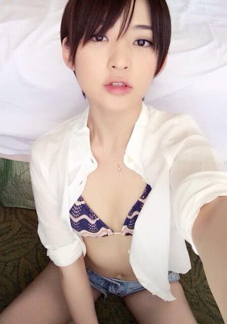 铃木咲个人资料写真作品