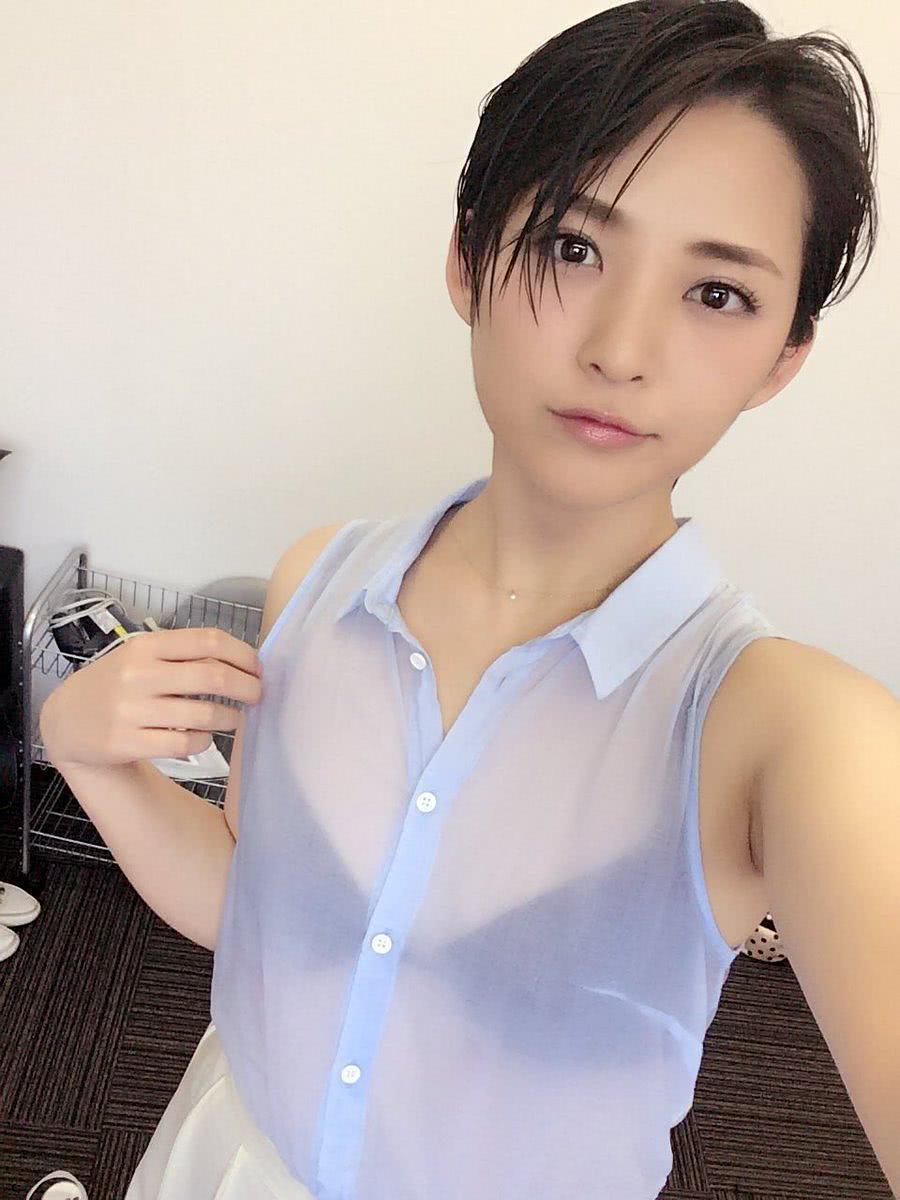 铃木咲个人资料写真作品