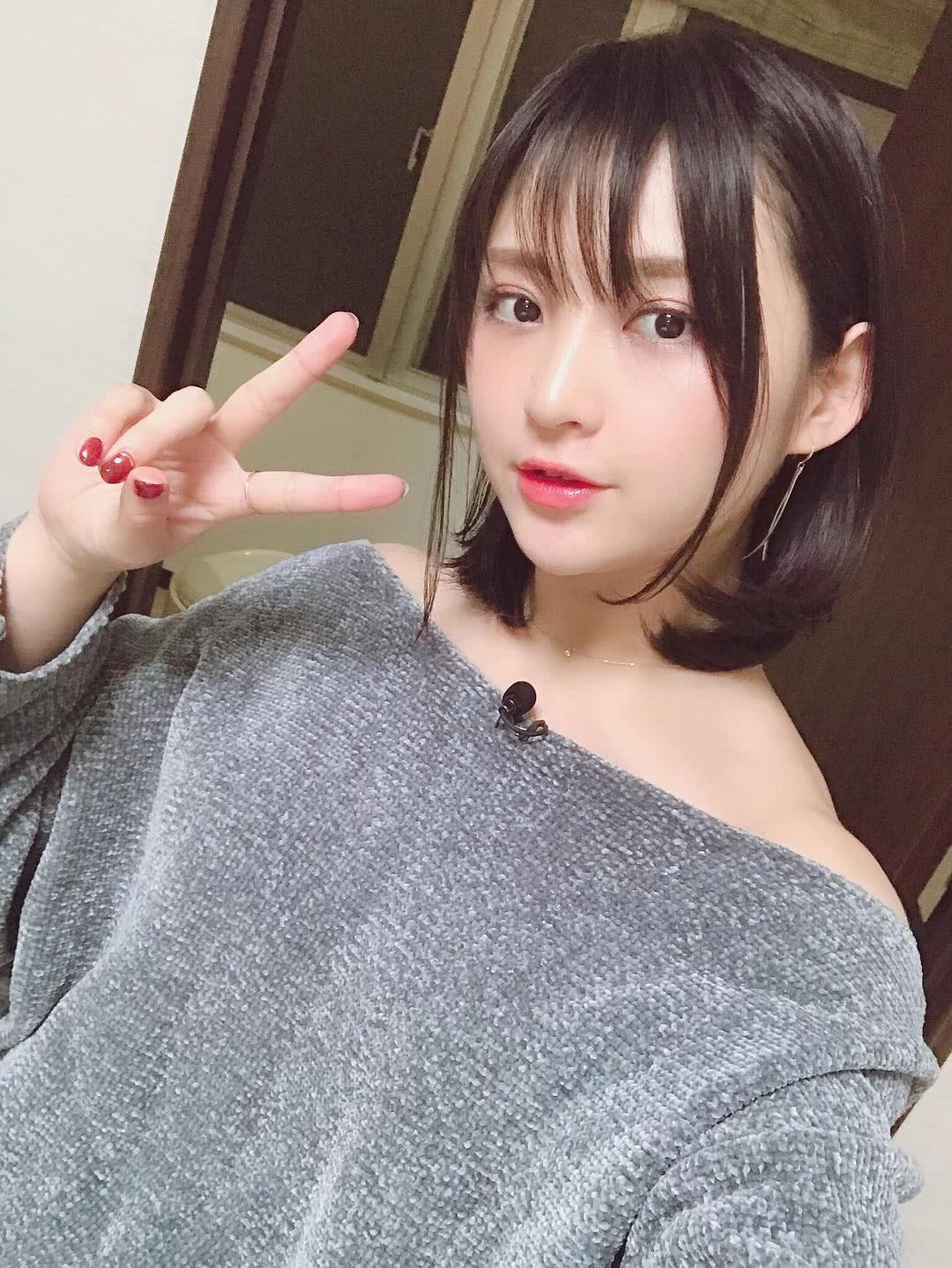 铃木咲个人资料写真作品