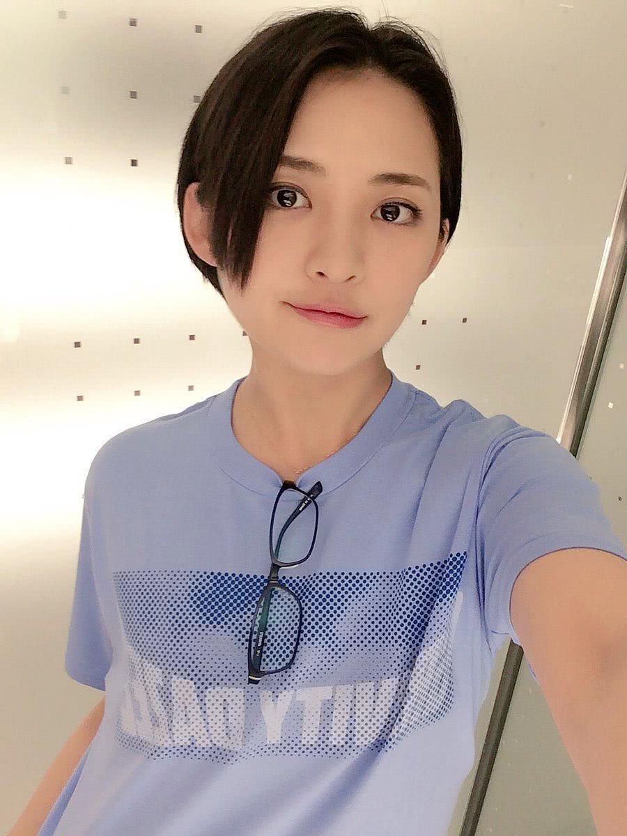 铃木咲个人资料写真作品