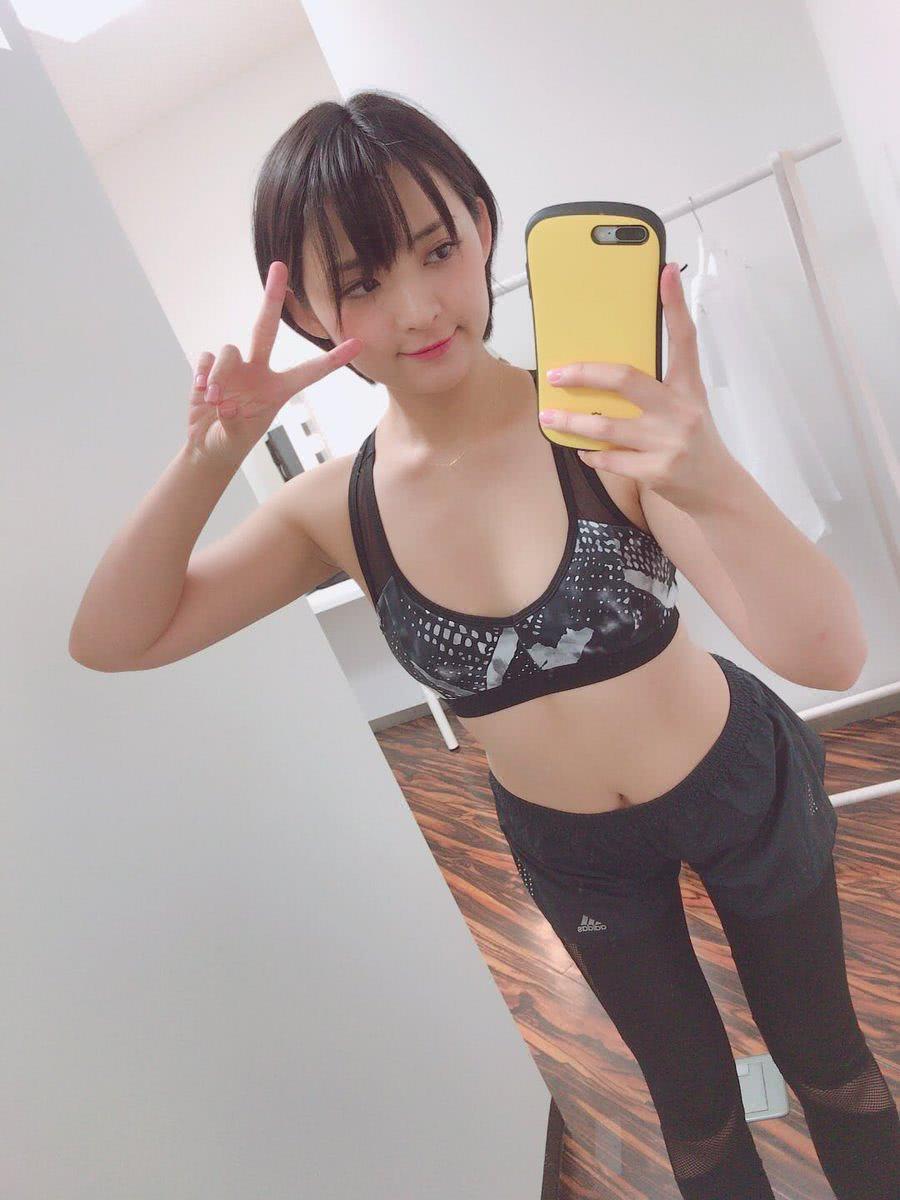 铃木咲个人资料写真作品