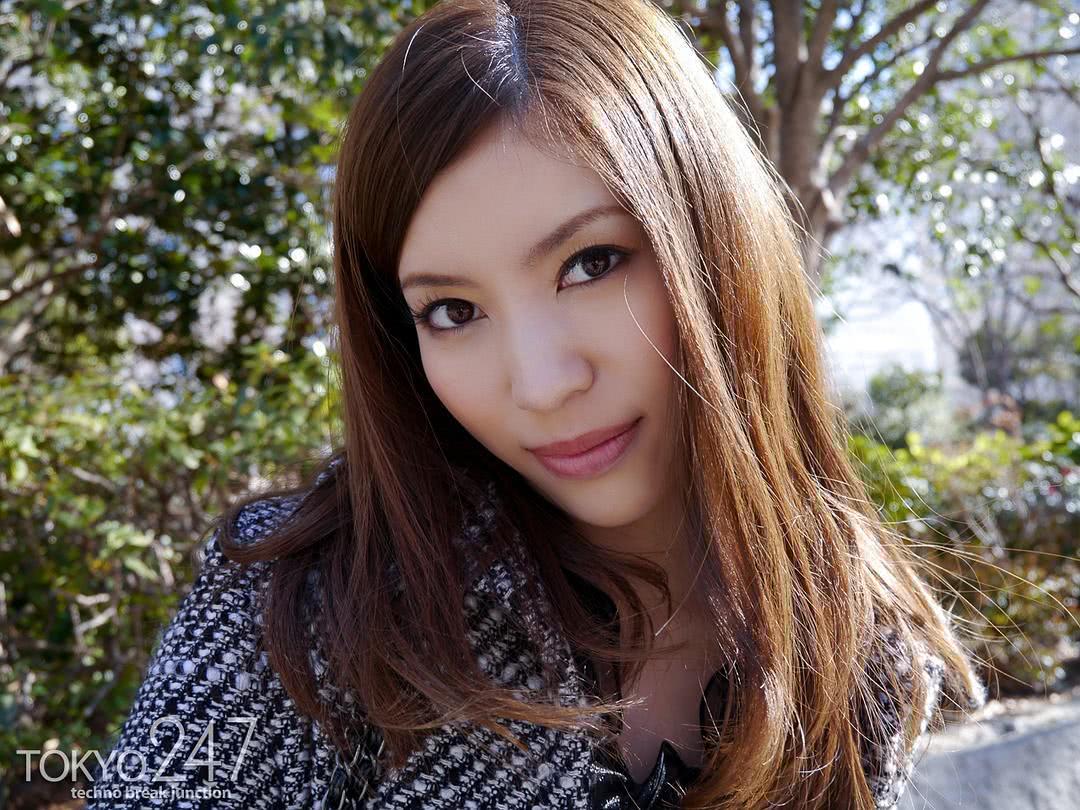 芦名尤莉娅个人资料写真作品