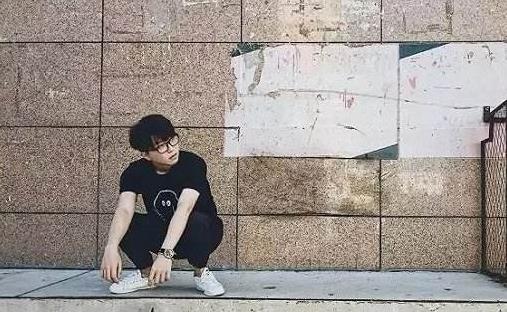 毛不易为什么不提父母 毛不易的父母真的是高官吗