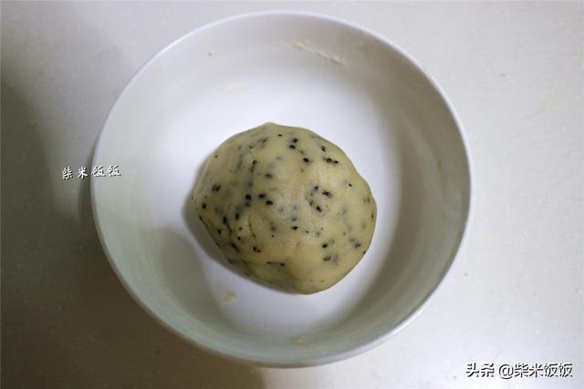 油酥饼怎么做又酥又脆又香（学会油酥饼这做法）(6)