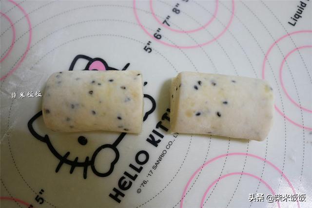 油酥饼怎么做又酥又脆又香（学会油酥饼这做法）(14)