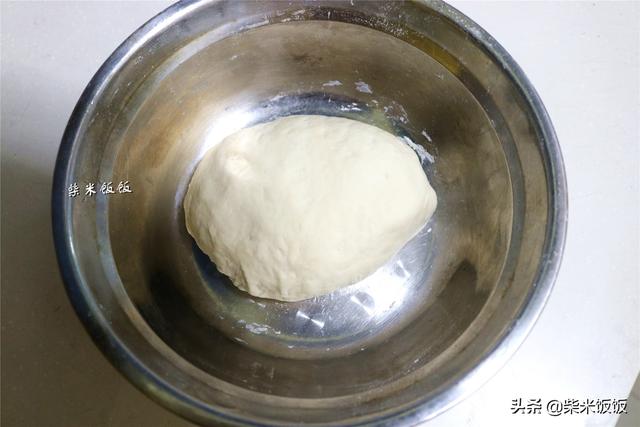 油酥饼怎么做又酥又脆又香（学会油酥饼这做法）(4)