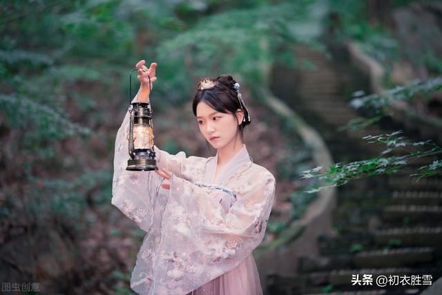 关于牛郎织女动人的古诗（卧看牵牛织女星）(8)