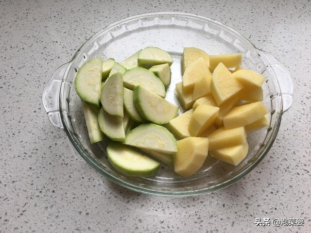 朝鲜族酱汤的酱是怎么做的（延边朝鲜族特色美食大酱汤）(2)