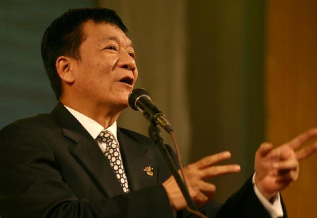 侯耀文葬礼记录（侯耀文在家病发逝世）(4)