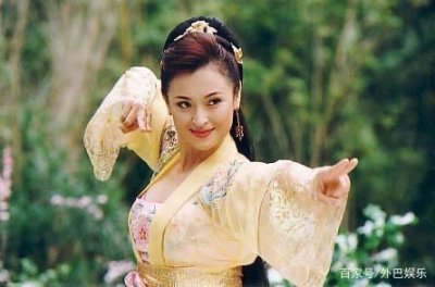 ​王璐瑶自夸奶大 傲人的双峰羡煞旁人