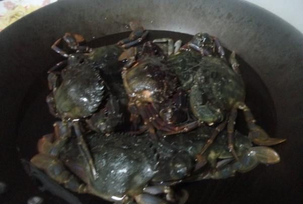 螃蟹煮多久最佳时间冷水下锅,螃蟹水烧开后煮几分钟图3