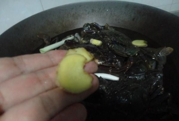 螃蟹煮多久最佳时间冷水下锅,螃蟹水烧开后煮几分钟图4