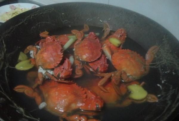 螃蟹煮多久最佳时间冷水下锅,螃蟹水烧开后煮几分钟图7