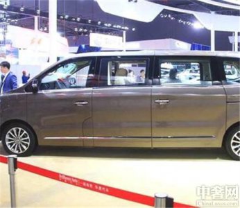 ​华颂7加长版试驾（华颂7加长版自带冰箱）