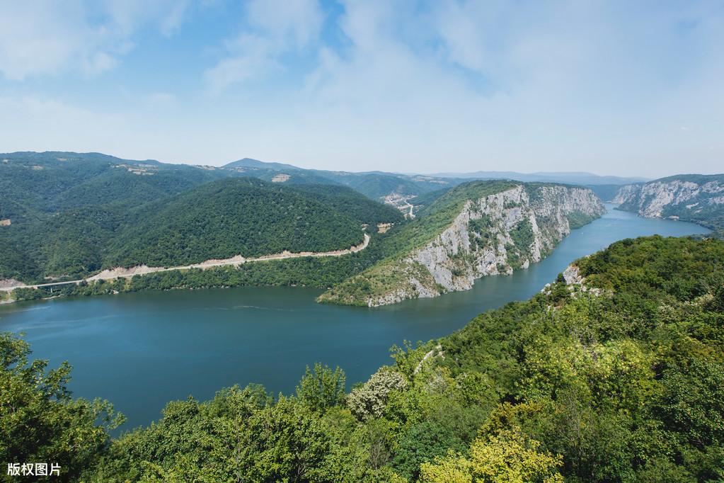  世界上流经国家最多的河流是什么河