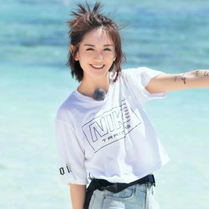​太阳女神谢娜个人资料简介（今年多大了，谢娜已年近四十）