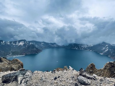 ​长白山天池火山是活火山吗(天池火山喷发过吗)