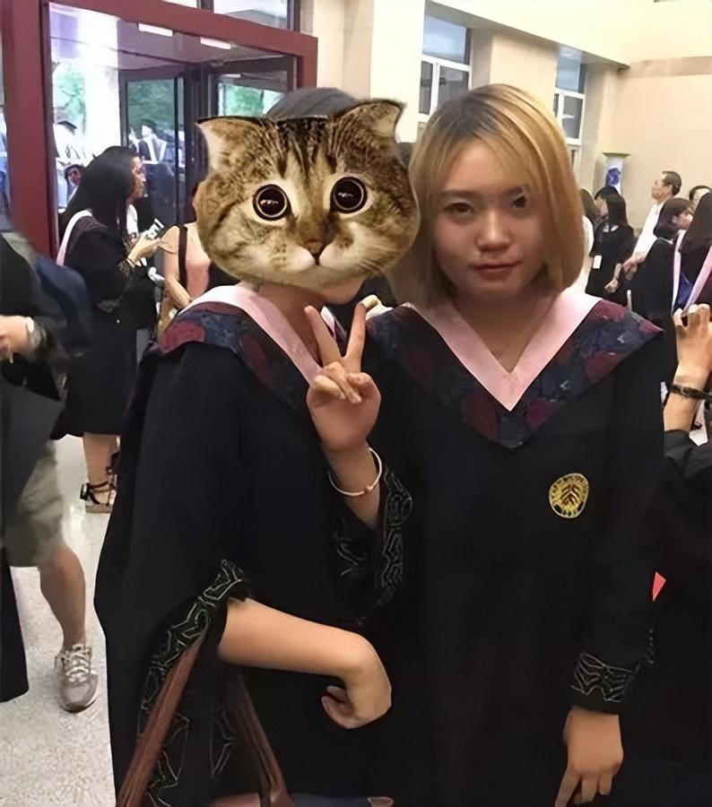 李雪琴的个人资料 ：一个“丧”女孩，凭什么能火三年？