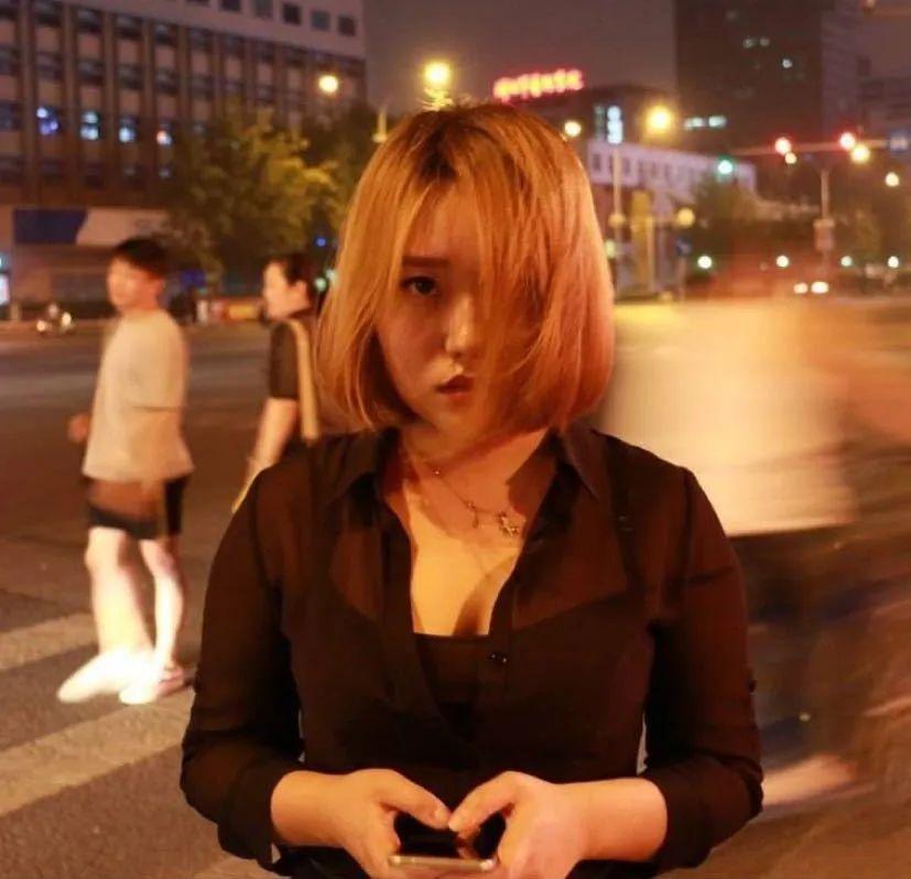 李雪琴的个人资料 ：一个“丧”女孩，凭什么能火三年？