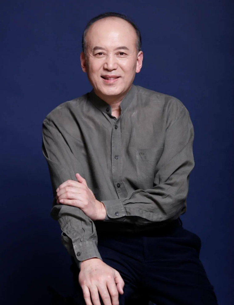 著名演员郭达家庭背景 ：20次上春晚，娶大一岁的妻子，结婚40多年无绯闻