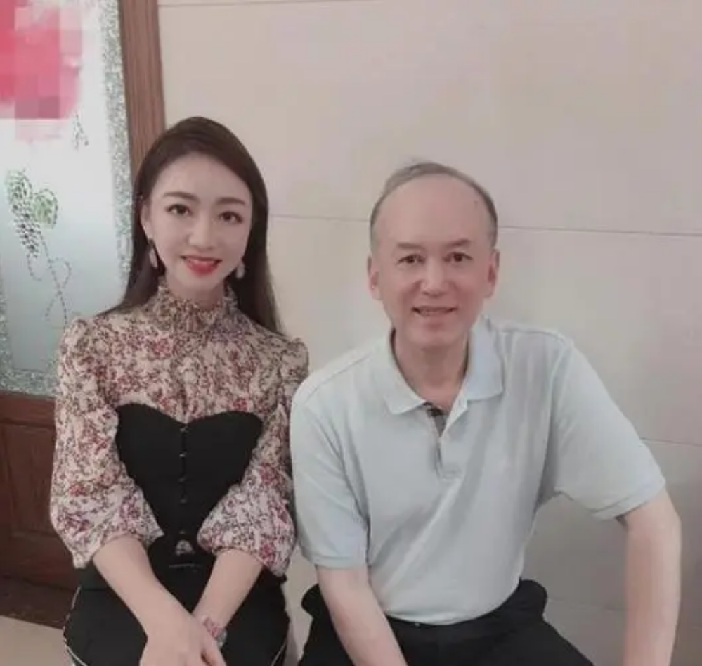 著名演员郭达家庭背景 ：20次上春晚，娶大一岁的妻子，结婚40多年无绯闻