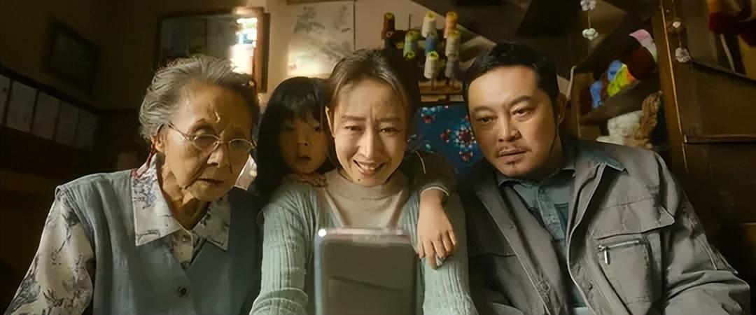 继《你好，李焕英》后，张小斐再登春节档，8天拿下3亿票房！